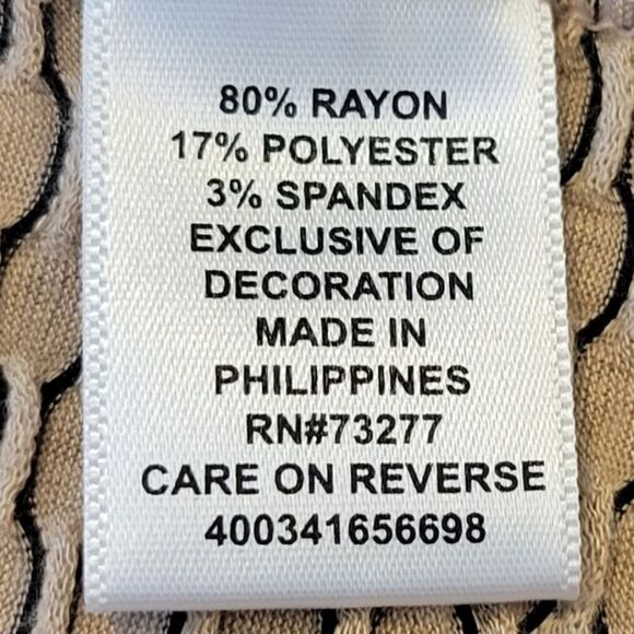 Elle Toupe Patterned Textured Ruffle High Neck Pleated Cap Sleeve Blouse - Picture 7 of 8